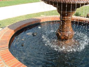 Fountain coated with a Fountain Lining